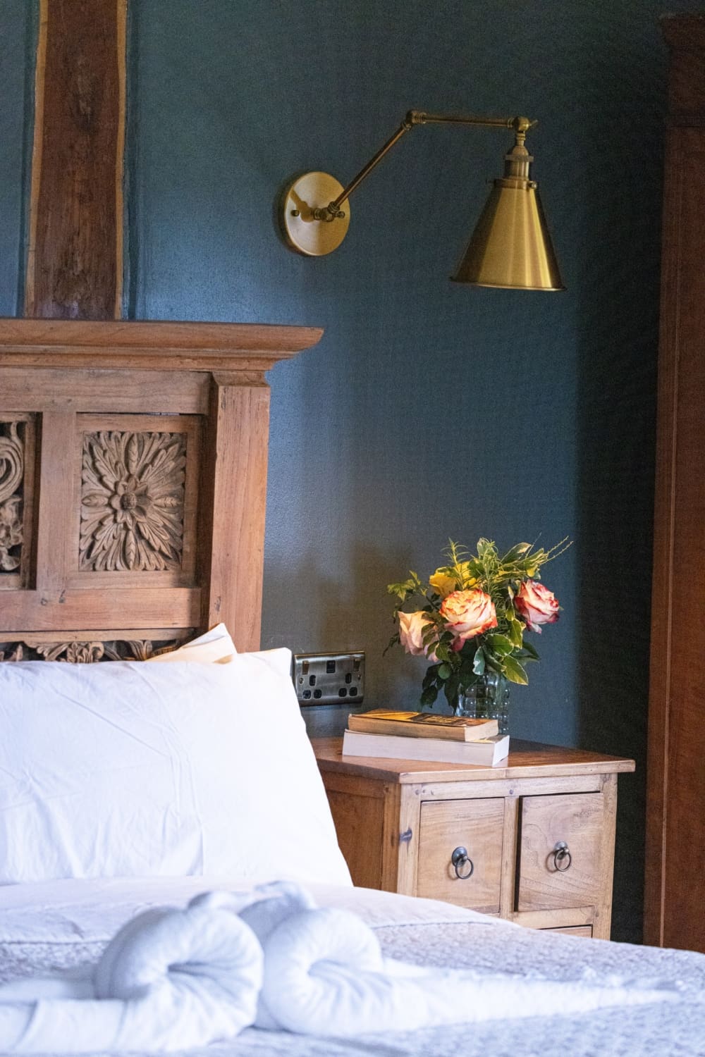 COUNTRY MANOR SUITE-9-min