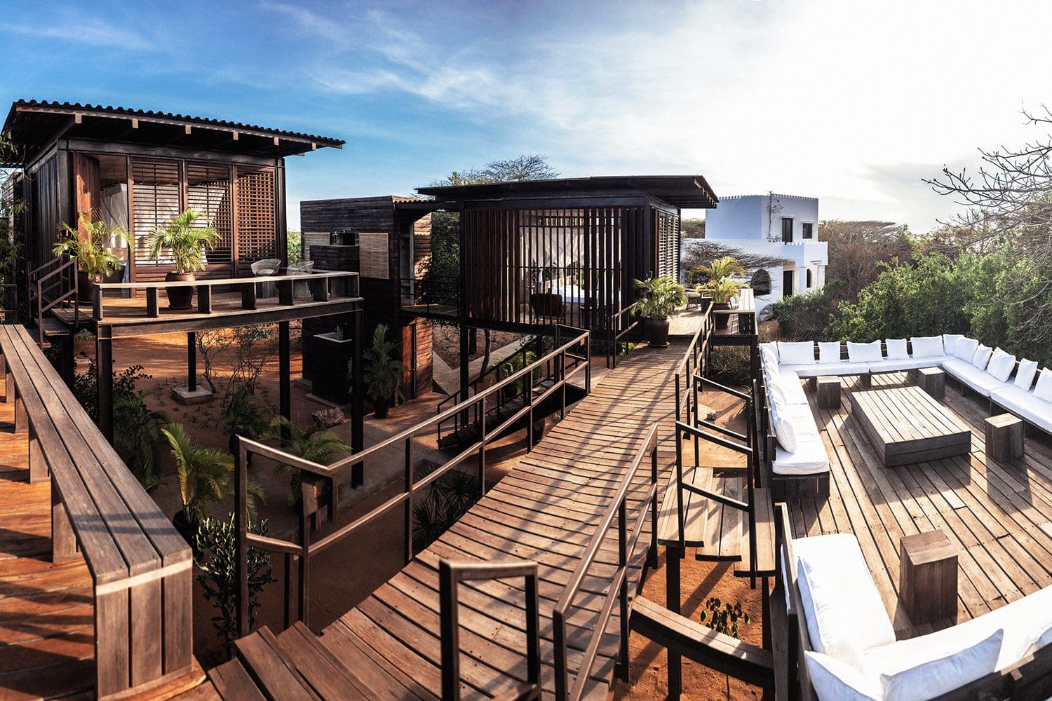 Falcon House, Manda Beach